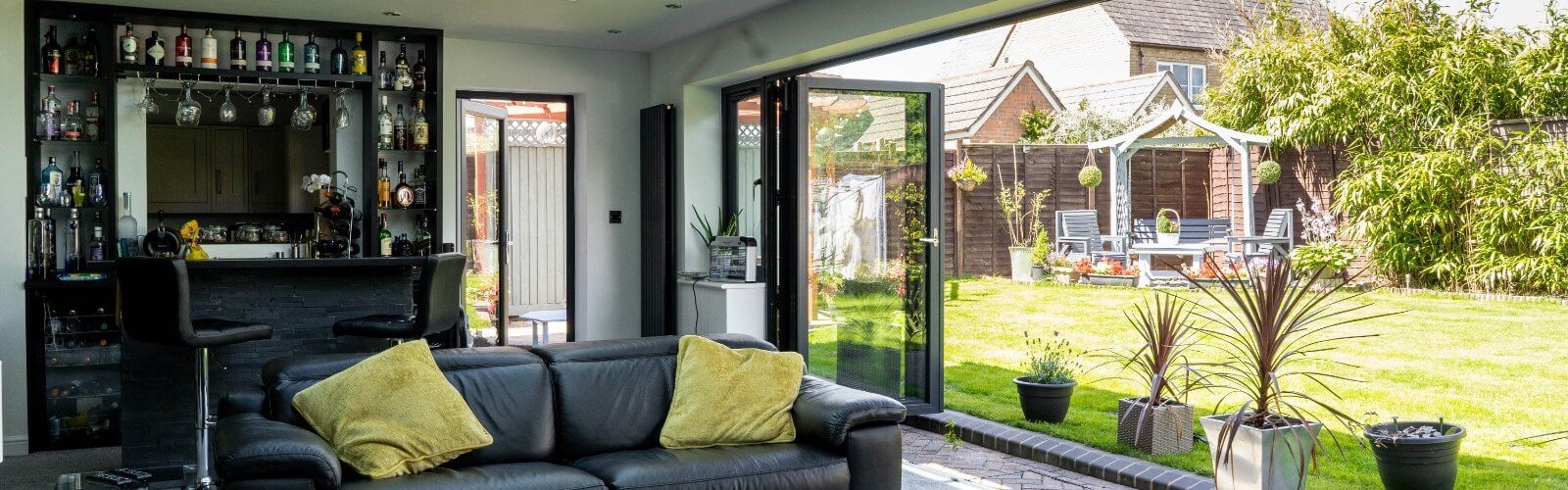 Orangeries vs Conservatories in 2021 - What is the difference between a conservatory and an orangery?